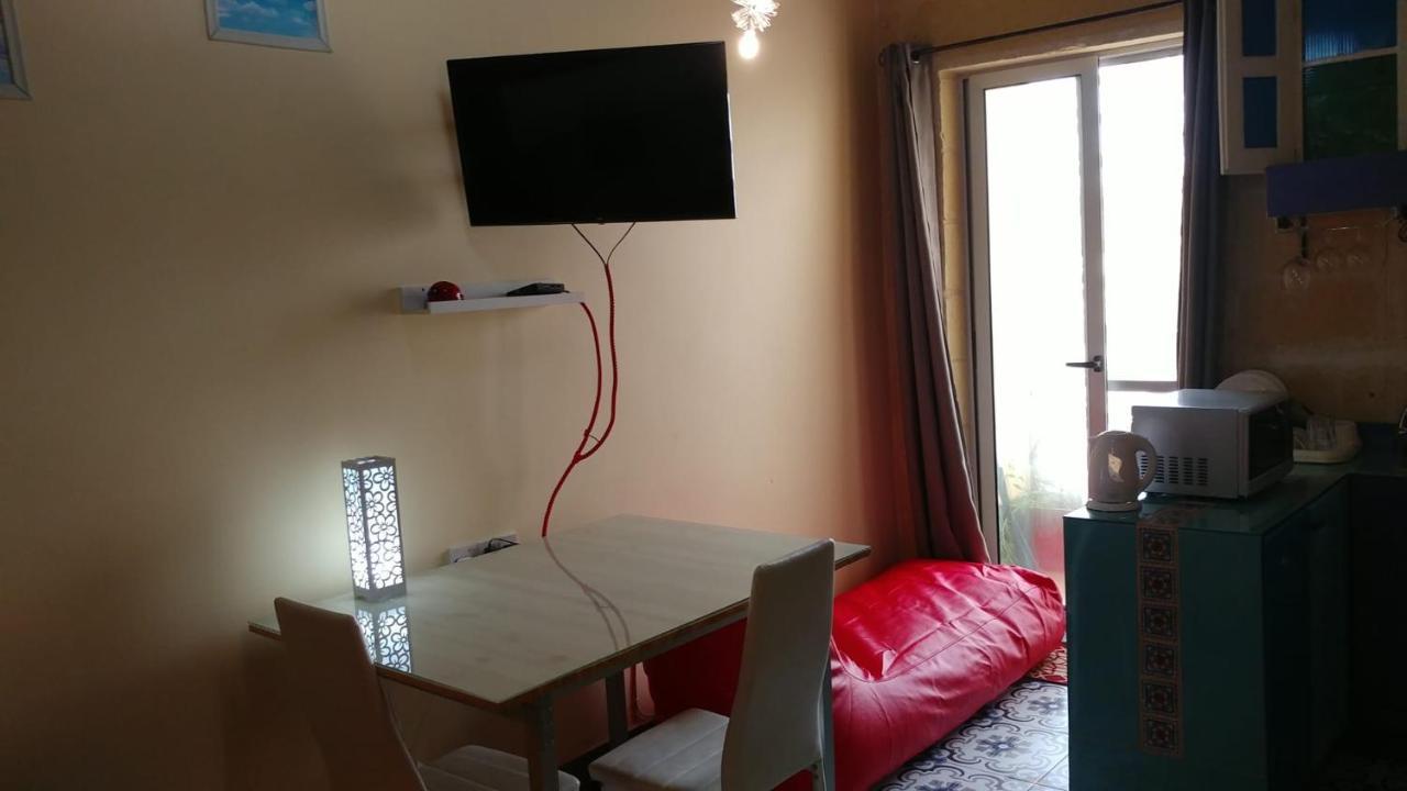 Triesti Home Victoria Esterno foto