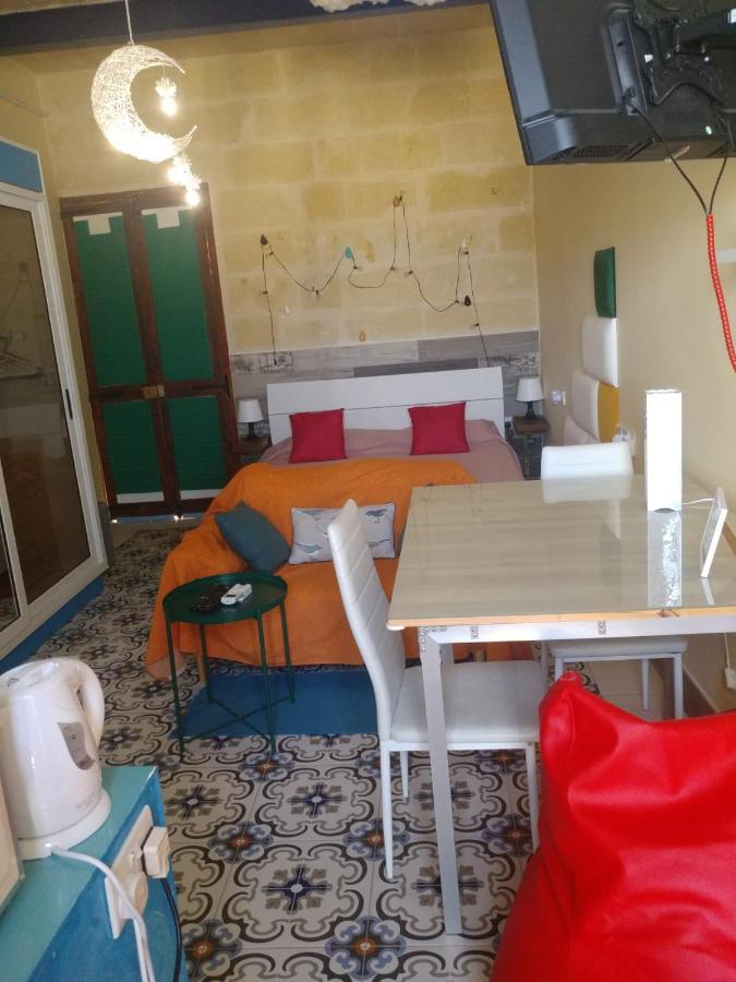 Triesti Home Victoria Esterno foto